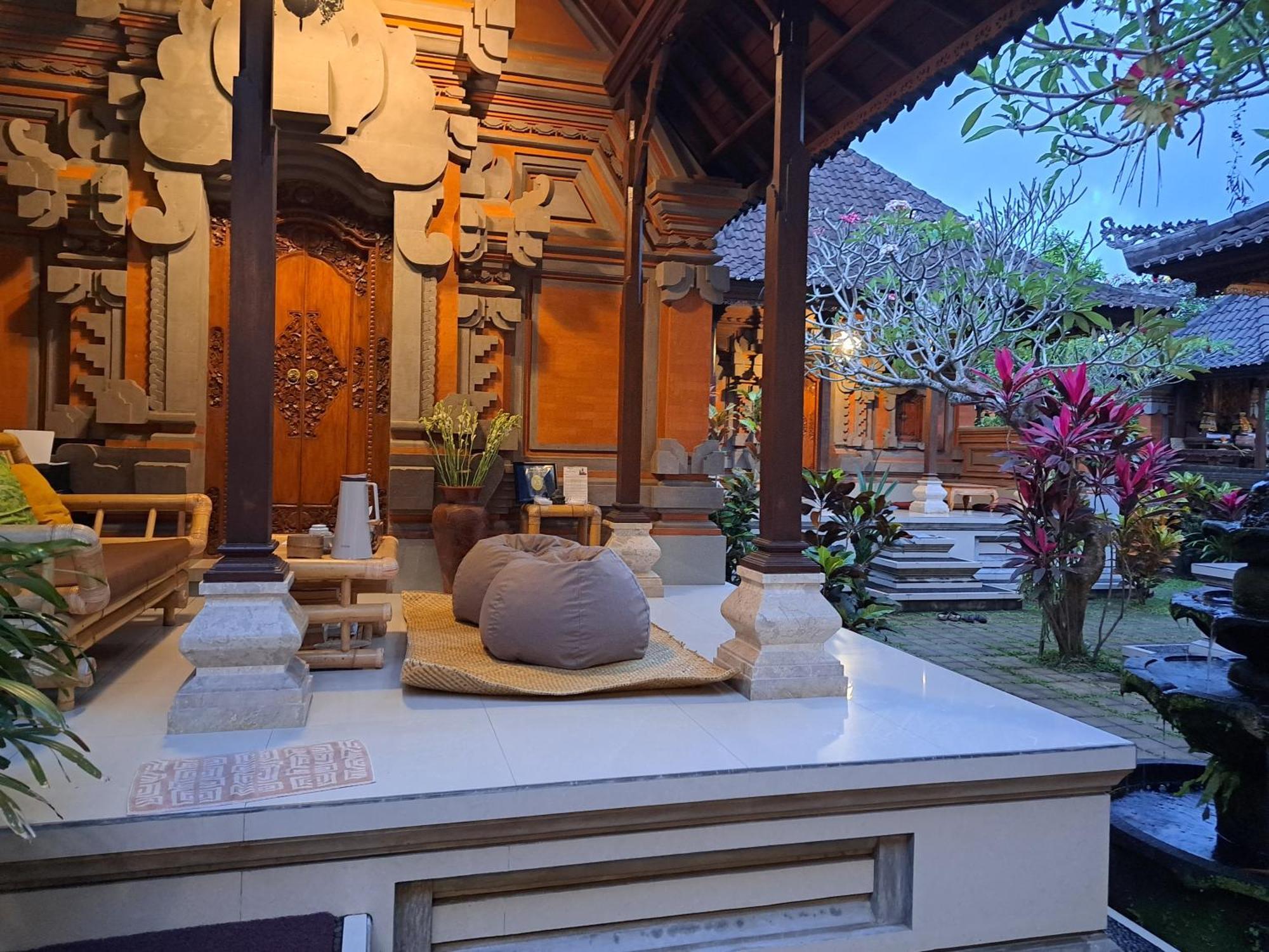 Sahadewa House Hotel Ubud  Exterior photo